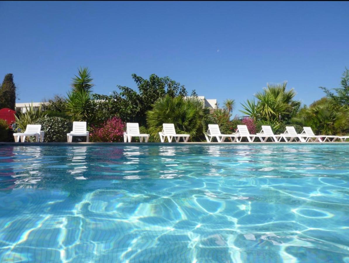 Luxury 3 Piece Garden Apartment In Cannes Marina 망들리유 라 나플 외부 사진