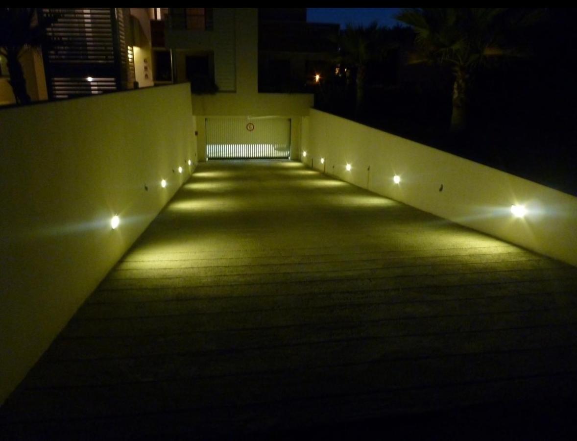Luxury 3 Piece Garden Apartment In Cannes Marina 망들리유 라 나플 외부 사진