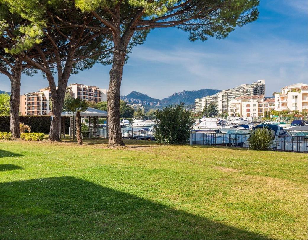 Luxury 3 Piece Garden Apartment In Cannes Marina 망들리유 라 나플 외부 사진