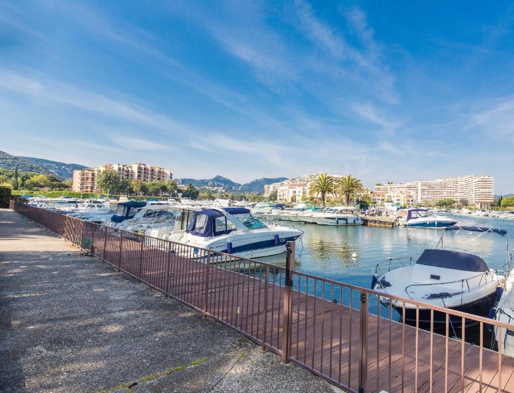 Luxury 3 Piece Garden Apartment In Cannes Marina 망들리유 라 나플 외부 사진