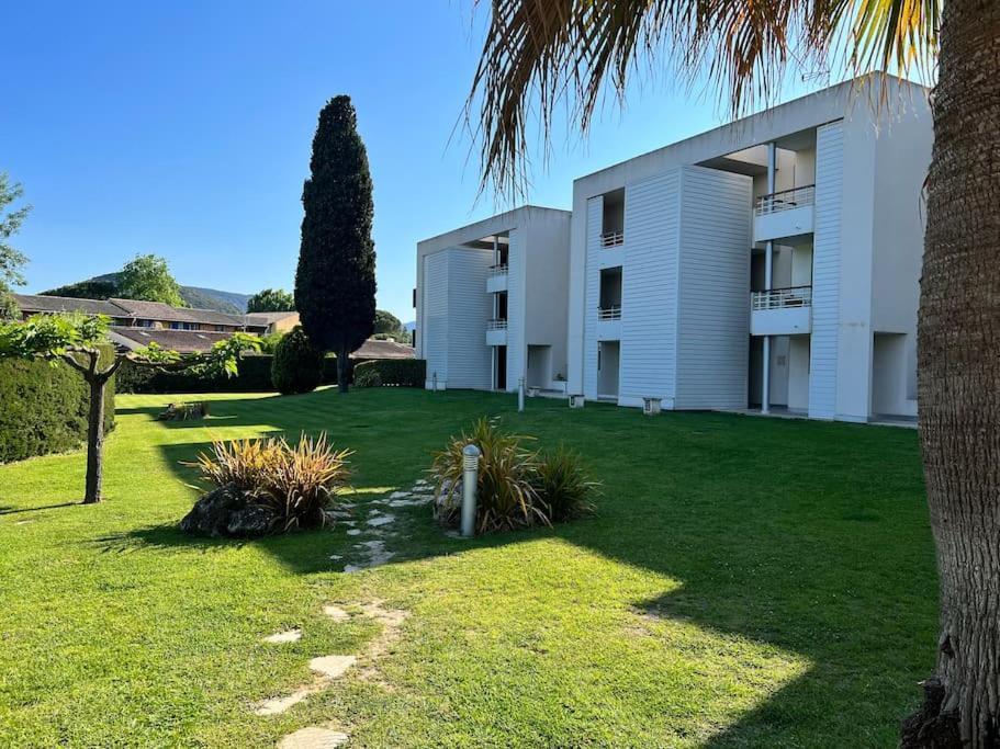 Luxury 3 Piece Garden Apartment In Cannes Marina 망들리유 라 나플 외부 사진