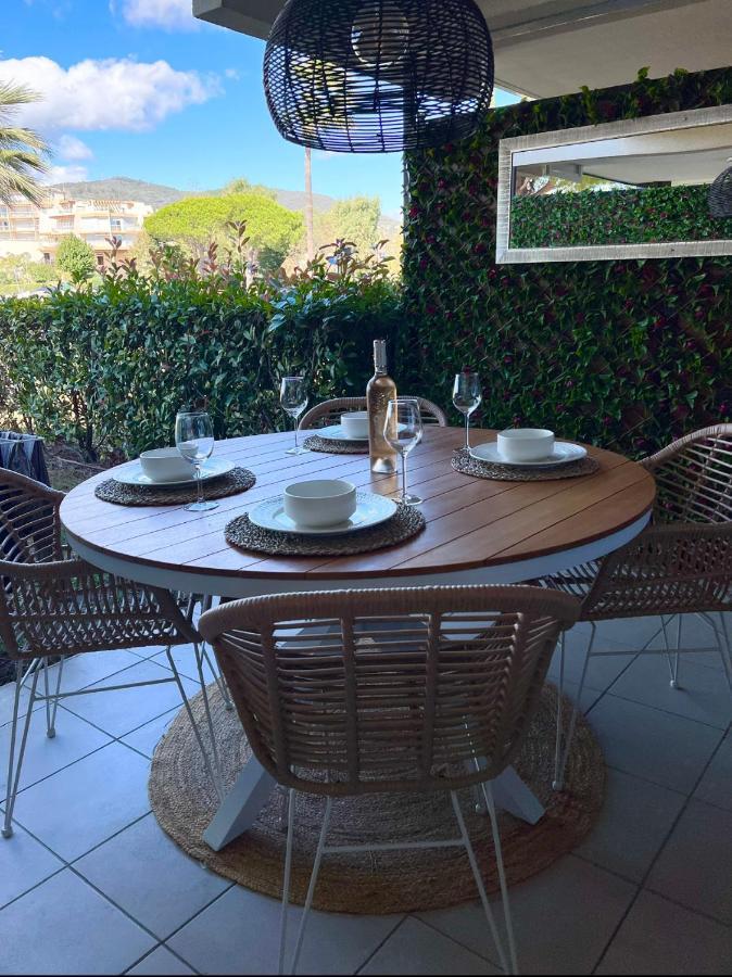 Luxury 3 Piece Garden Apartment In Cannes Marina 망들리유 라 나플 외부 사진