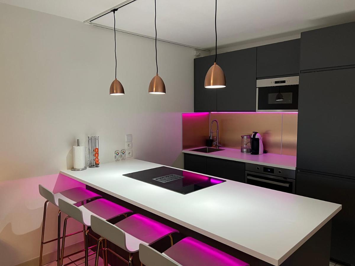 Luxury 3 Piece Garden Apartment In Cannes Marina 망들리유 라 나플 외부 사진