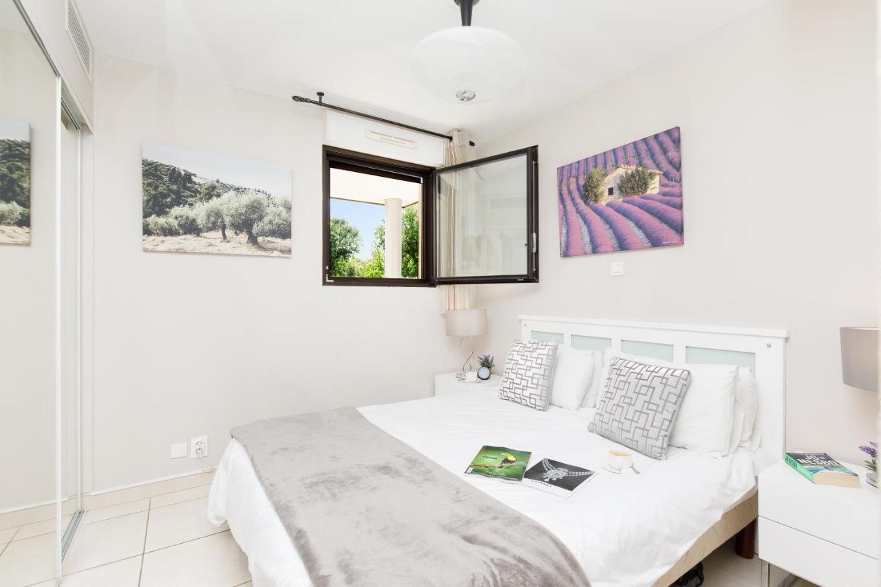 Luxury 3 Piece Garden Apartment In Cannes Marina 망들리유 라 나플 외부 사진